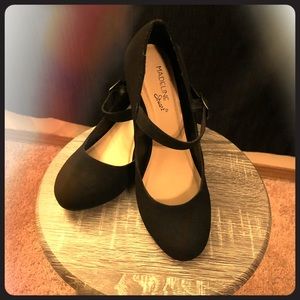 Madeline Stuart Wedges